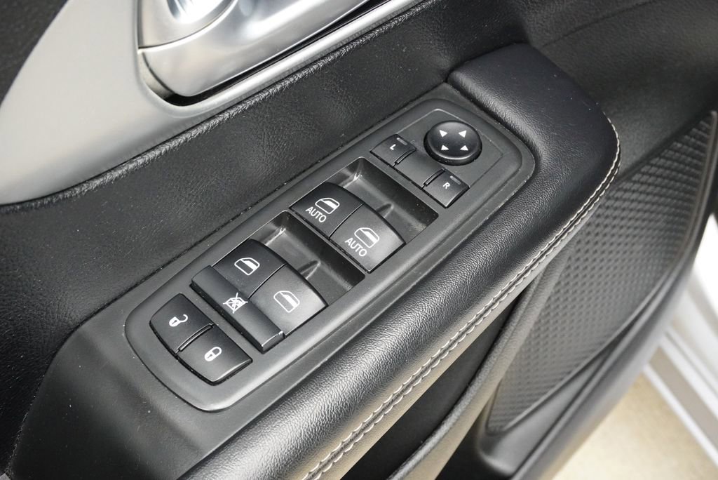 Used 2018 Chrysler Pacifica Touring Plus w/ S Appearance Package FWD image 24