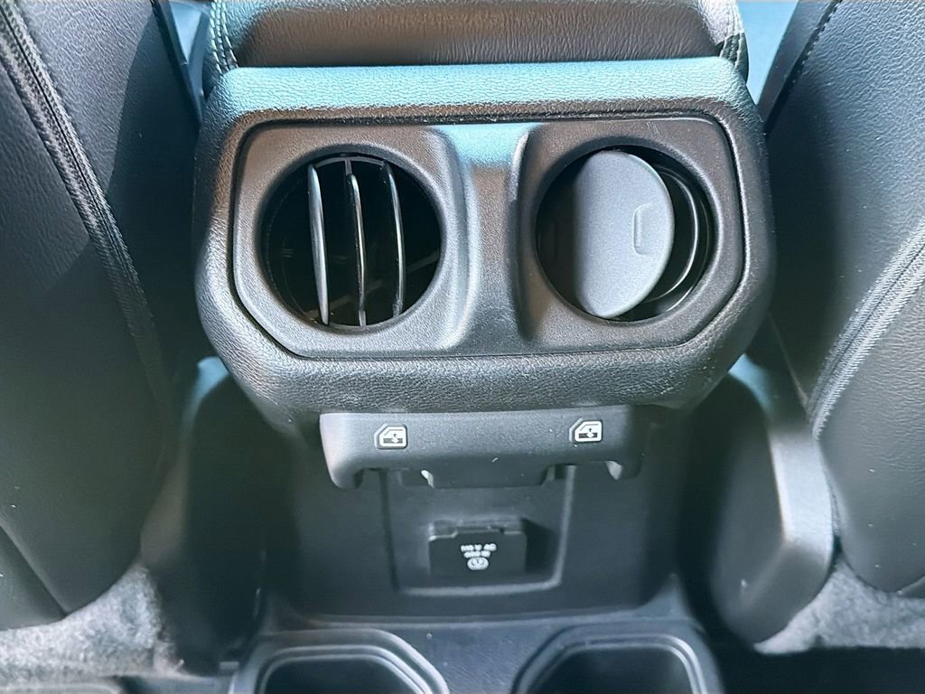Used 2020 Jeep Gladiator Overland AWD/4WD image 19