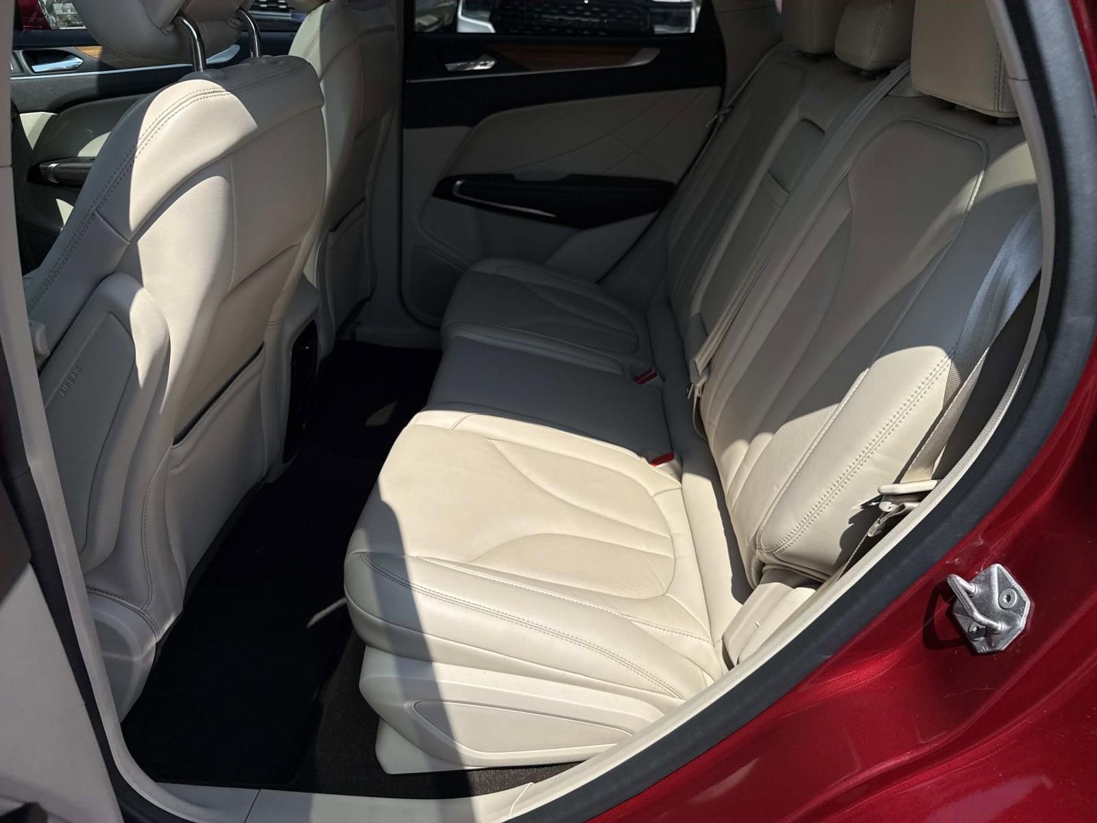 Used 2019 Lincoln MKC Select w/ Select Plus Package AWD/4WD image 28