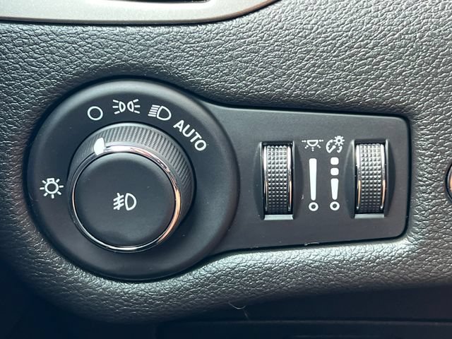 Used 2021 Jeep Cherokee Latitude Lux 80th Anniv w/ Quick Order Package 26U 80TH AWD/4WD image 17