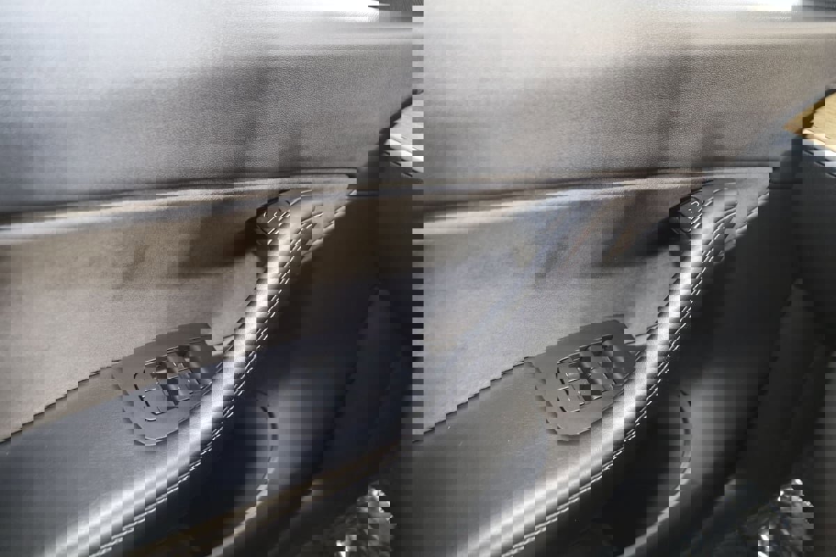 Used 2021 Tesla Model Y Long Range image 27