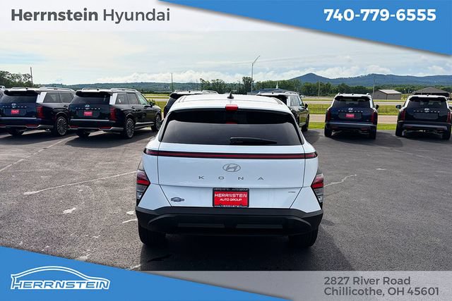 Certified 2025 Hyundai Kona SE AWD/4WD image 30