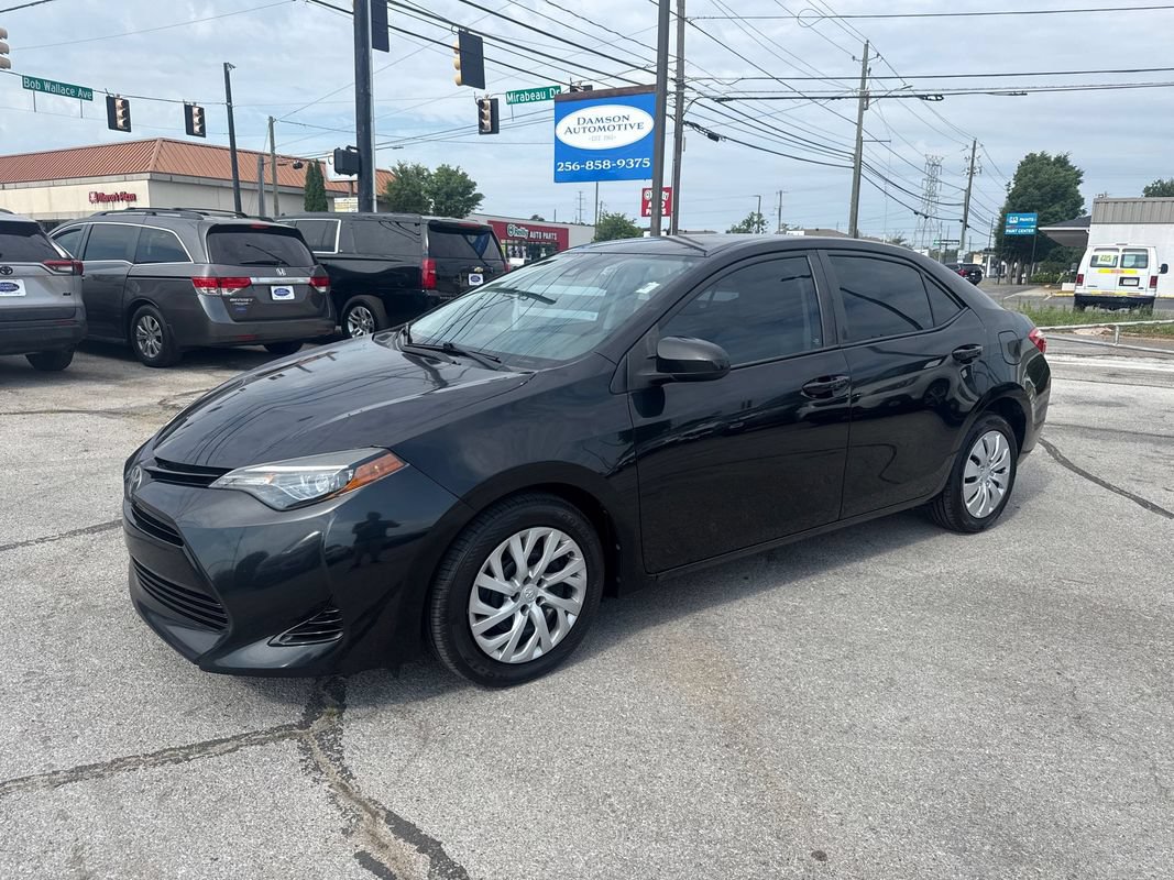 Used 2017 Toyota Corolla LE FWD image 1