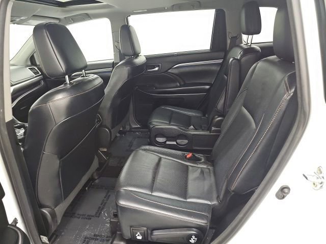 Used 2018 Toyota Highlander Limited AWD/4WD image 30