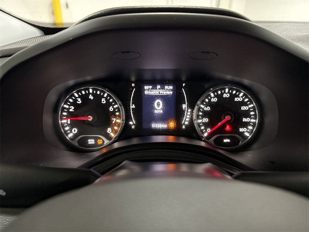 Used 2015 Jeep Renegade Latitude w/ Popular Equipment Group image 11