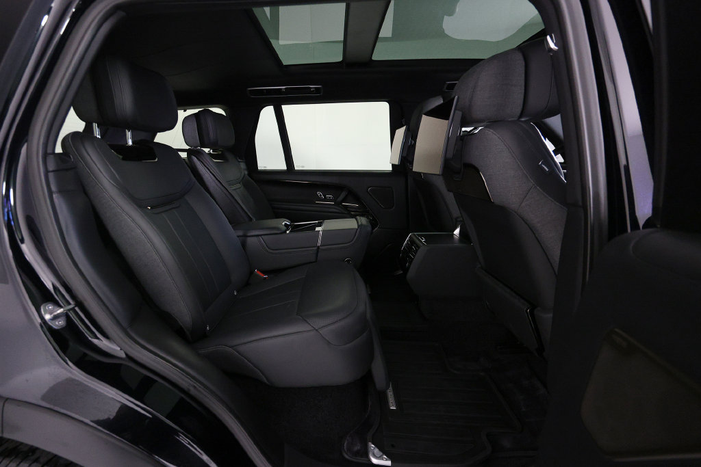 Used 2023 Land Rover Range Rover SV AWD/4WD image 11