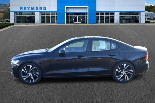 Used 2022 Volvo S60 B5 Momentum w/ Premium Package image 6