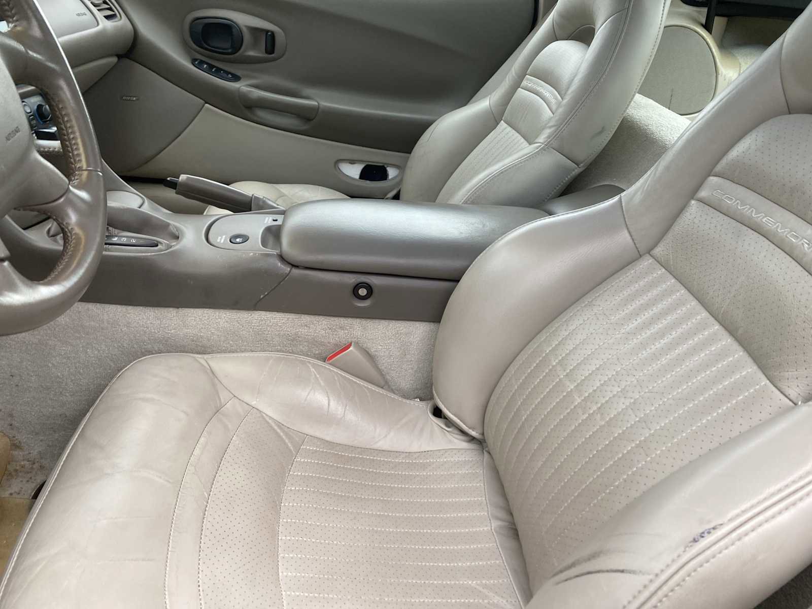 Used 2004 Chevrolet Corvette Coupe w/ Preferred Equipment Group RWD image 16