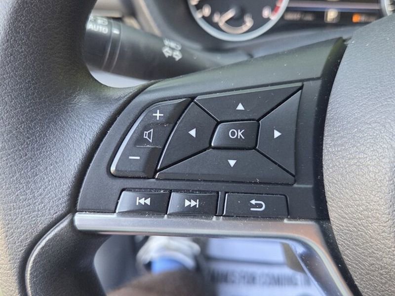 Used 2024 Nissan Sentra SV FWD image 24