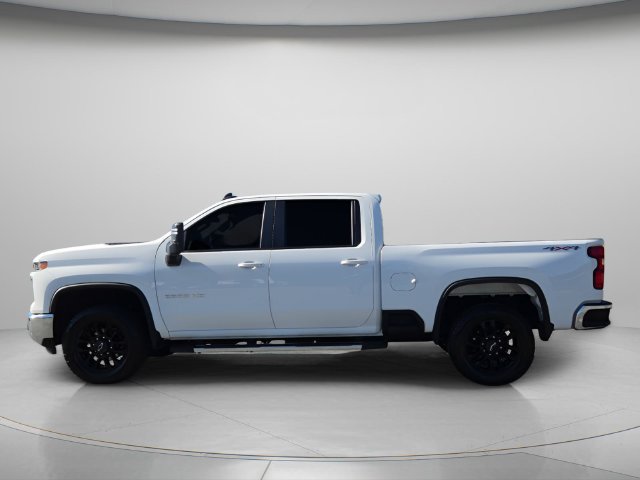 Used 2025 Chevrolet Silverado 2500 LT w/ Convenience Package AWD/4WD image 3
