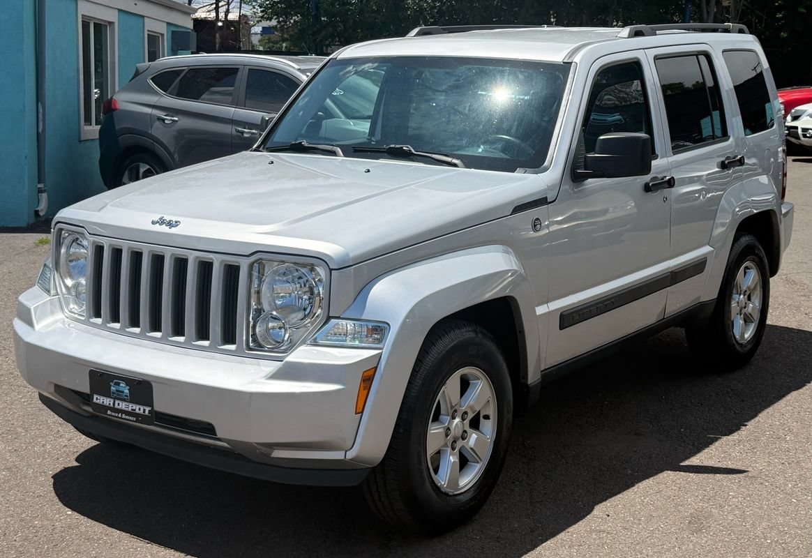 Used 2011 Jeep Liberty Sport w/ Popular Equipment Group AWD/4WD image 4