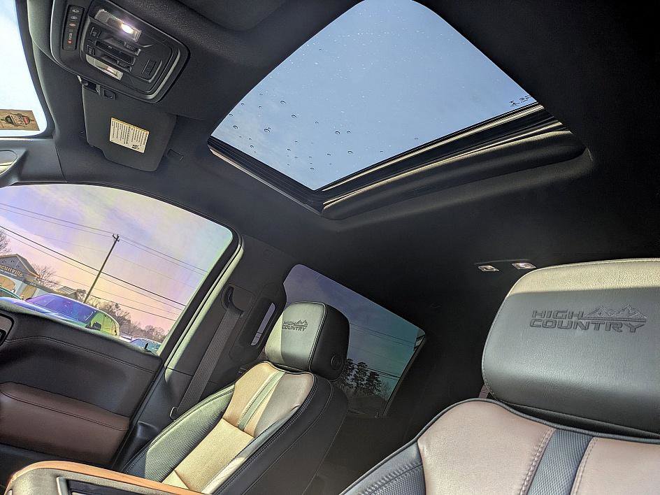 Used 2022 Chevrolet Silverado 1500 High Country w/ Technology Package image 13