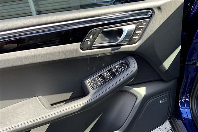 Certified 2026 Porsche Macan image 28
