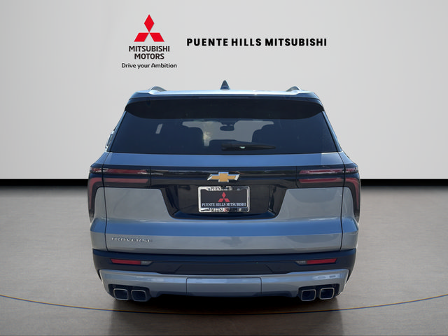Used 2025 Chevrolet Traverse LT FWD image 6