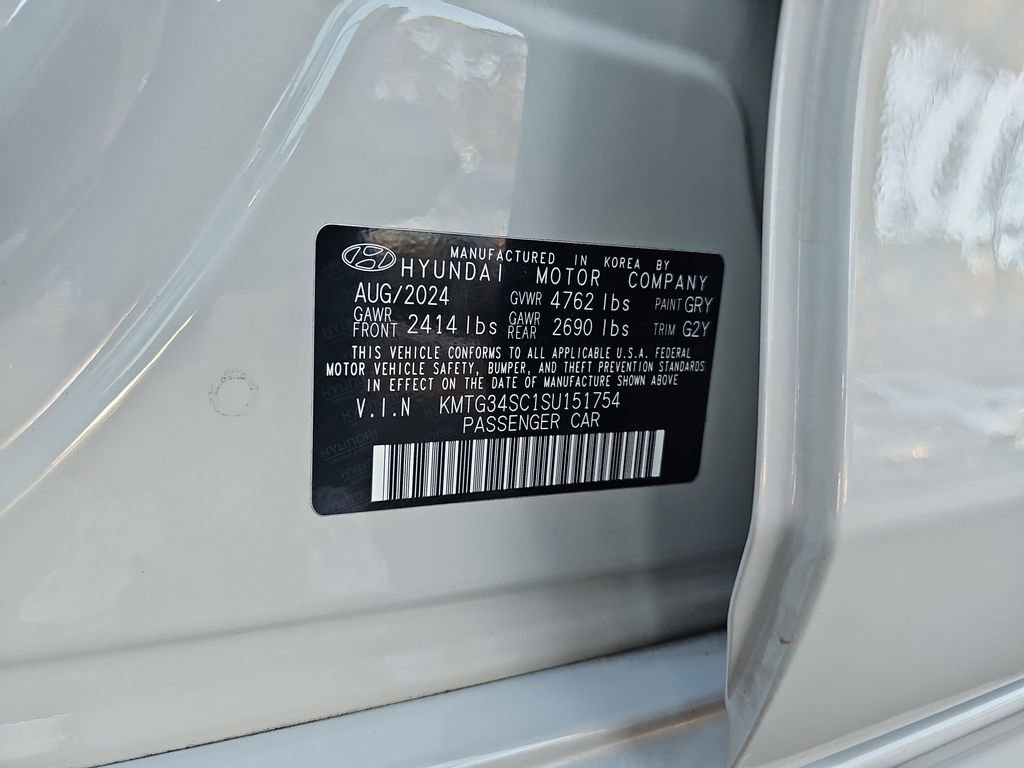 Used 2025 Genesis G70 2.5T image 40