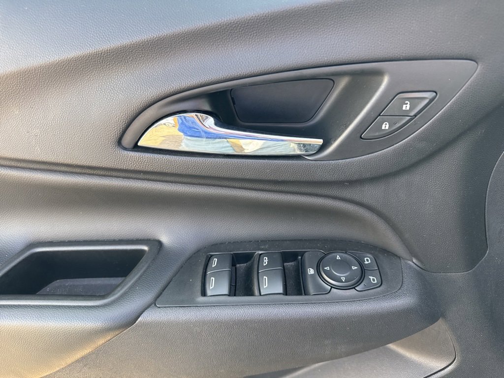 Used 2021 Chevrolet Equinox LT image 10