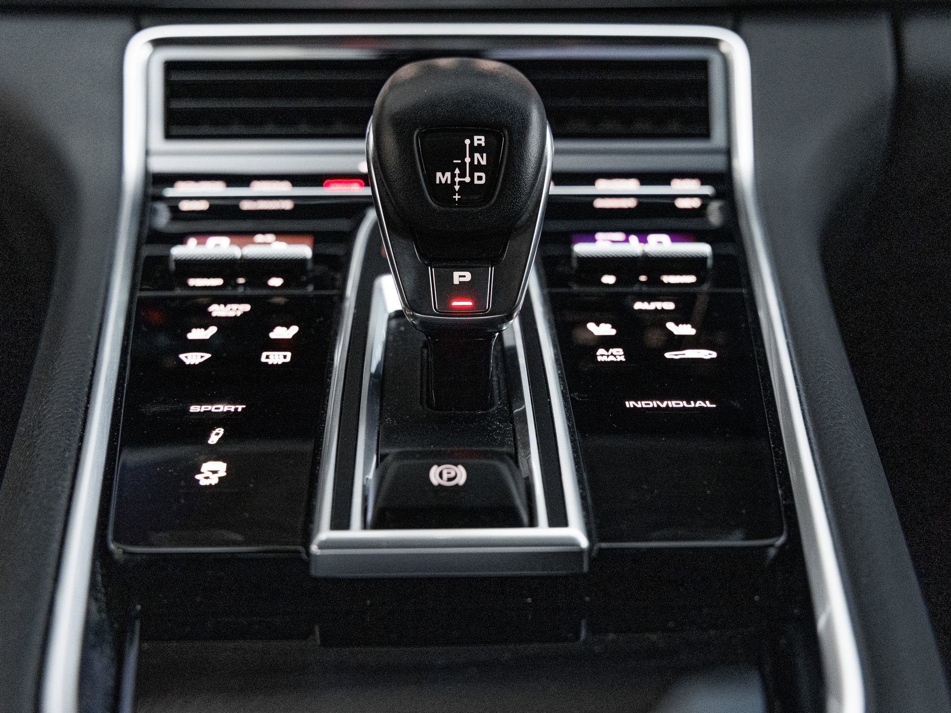 Certified 2023 Porsche Panamera 4S AWD/4WD image 21