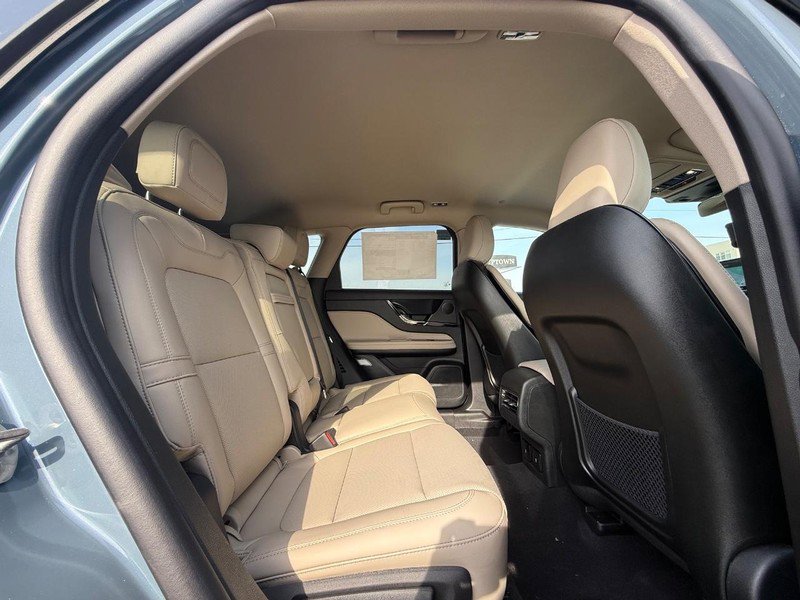 New 2026 Lincoln Corsair Premiere image 5