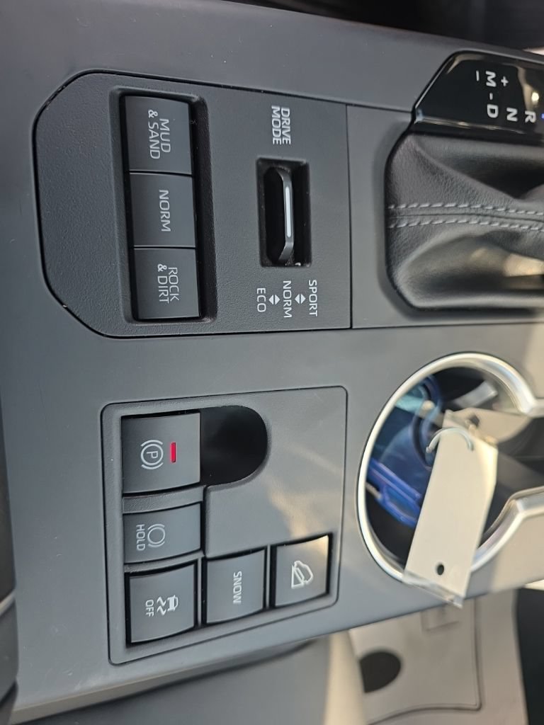 Certified 2025 Toyota Highlander XLE AWD/4WD image 24