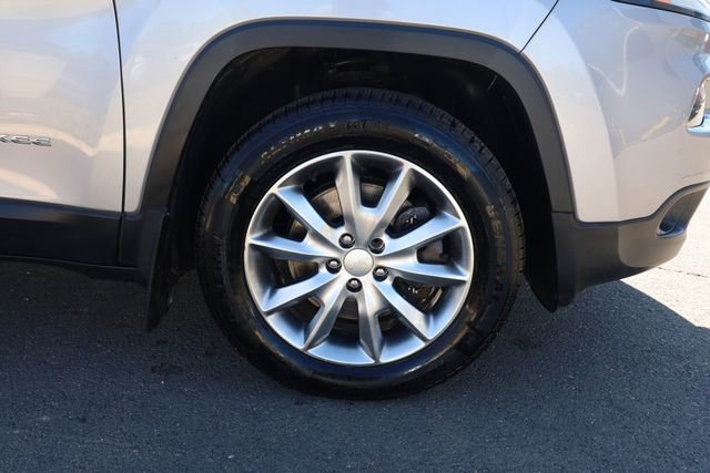 Used 2018 Jeep Cherokee Limited AWD/4WD image 27