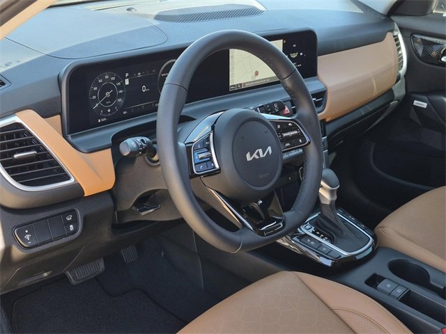 Used 2024 Kia Seltos SX w/ SX Sunroof Package image 13