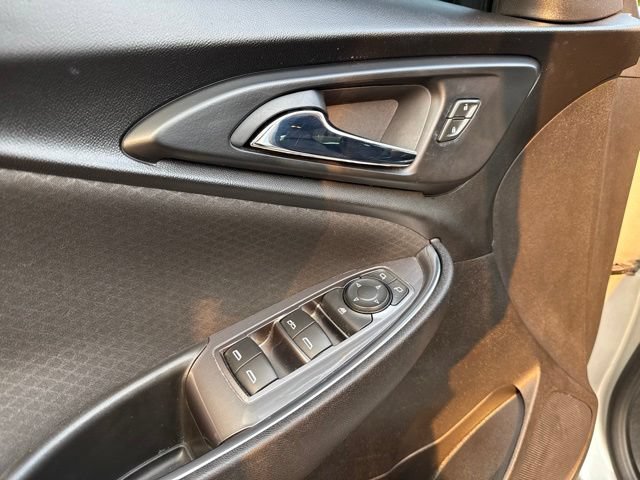 Used 2017 Chevrolet Malibu LT FWD image 25