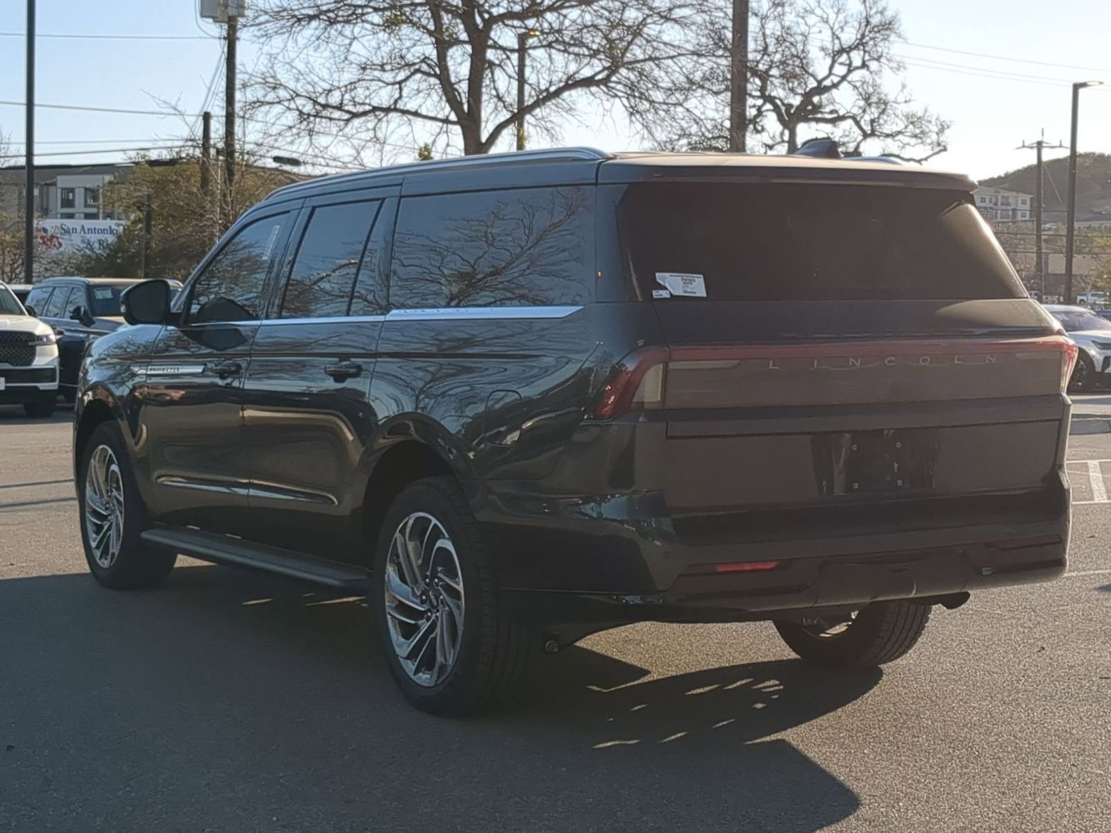 New 2026 Lincoln Navigator L Premier image 5