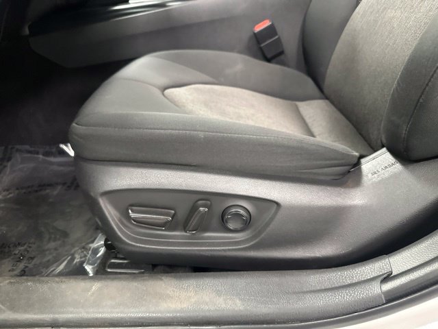 Used 2020 Toyota Camry LE FWD image 12