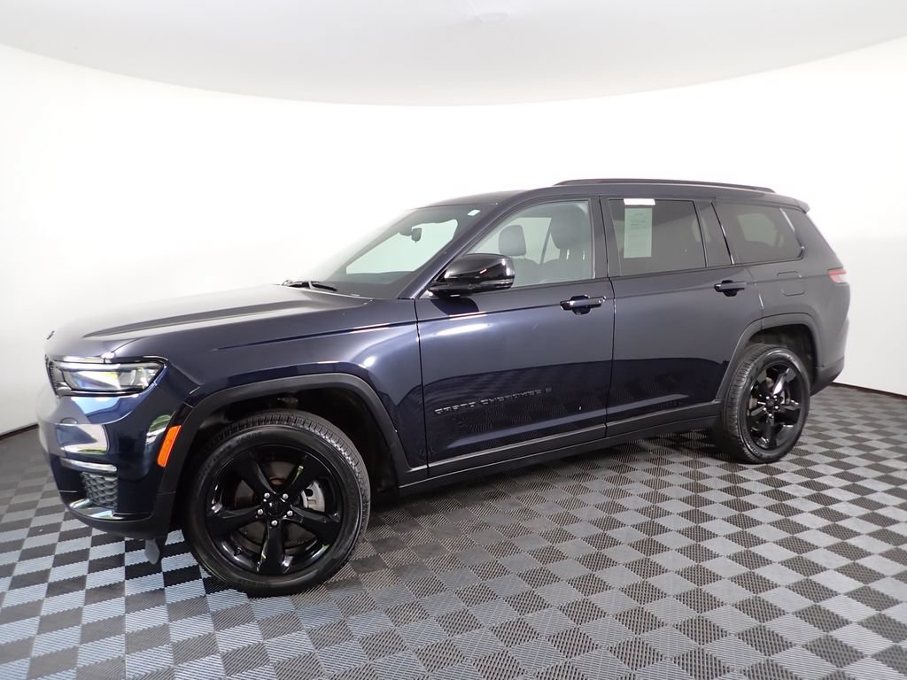 Used 2024 Jeep Grand Cherokee L Limited w/ Black Appearance Package AWD/4WD image 11