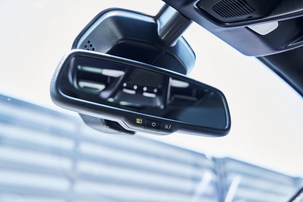 Used 2019 McLaren Senna RWD image 77