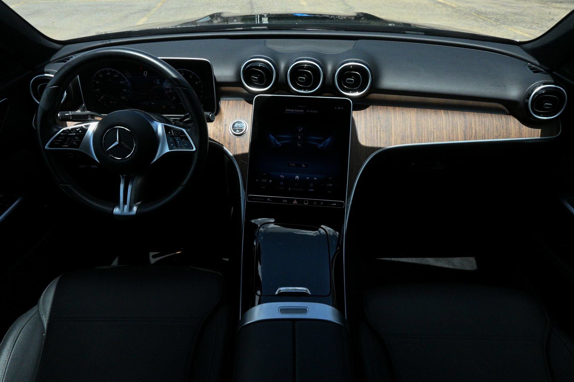 Used 2025 Mercedes-Benz C 300 Sedan image 8