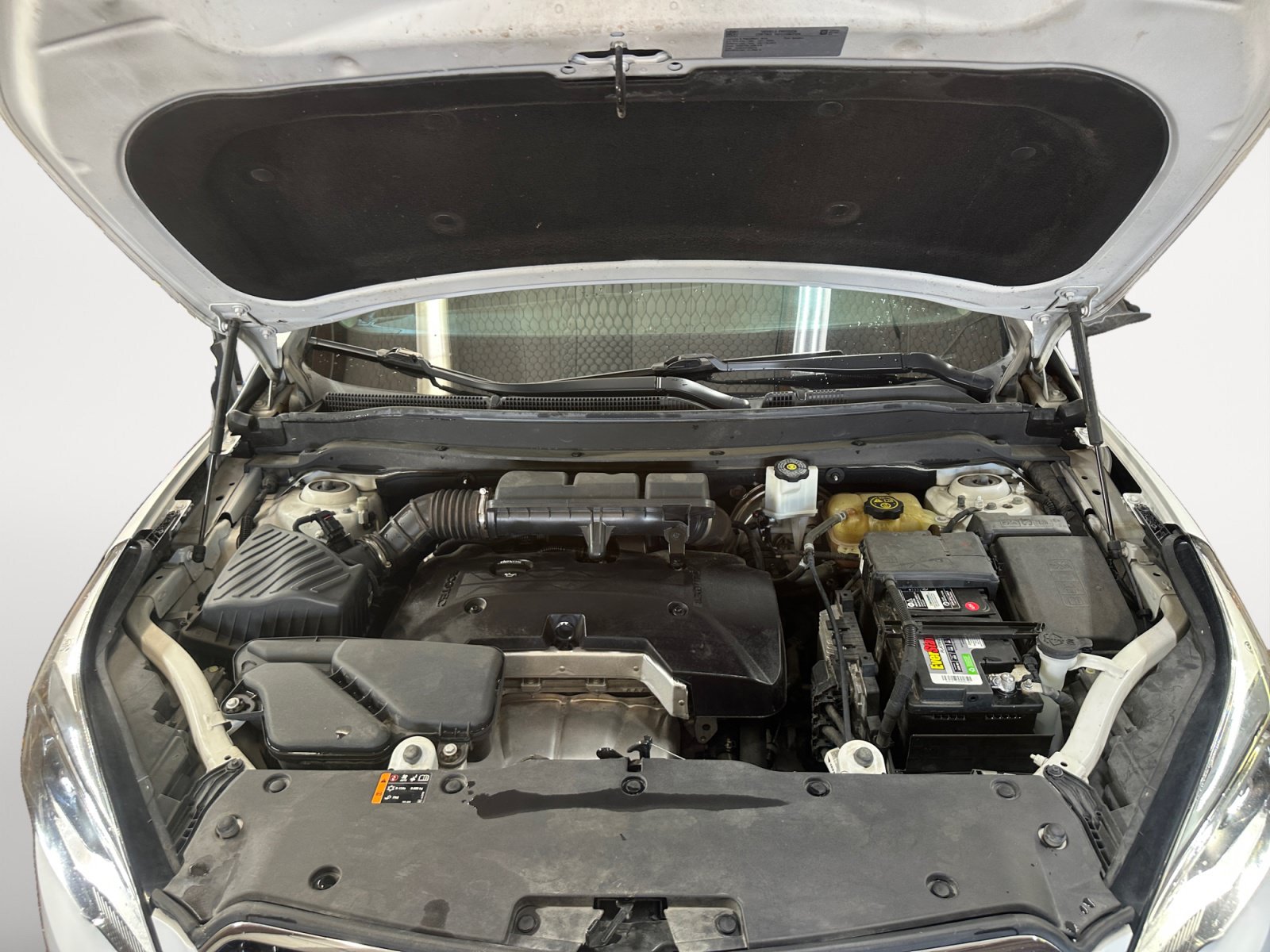 Used 2019 Buick Envision Essence FWD image 32