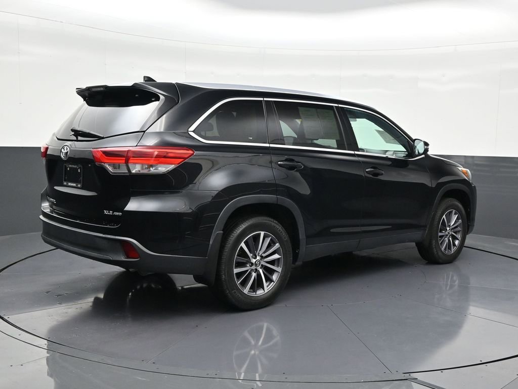 Used 2019 Toyota Highlander XLE image 5