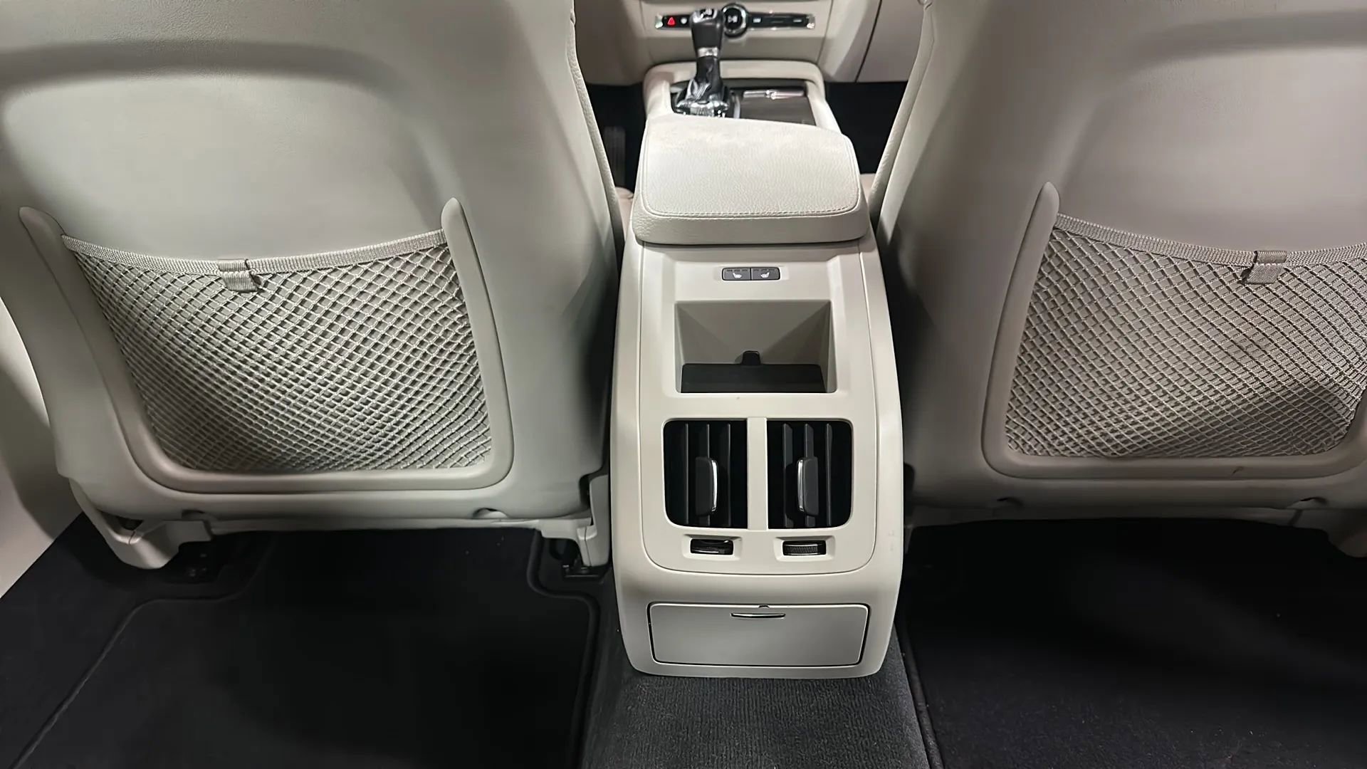 Used 2020 Volvo S90 T6 Momentum image 20