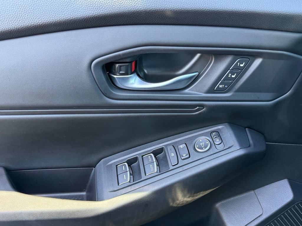 Used 2025 Honda Accord EX-L image 11