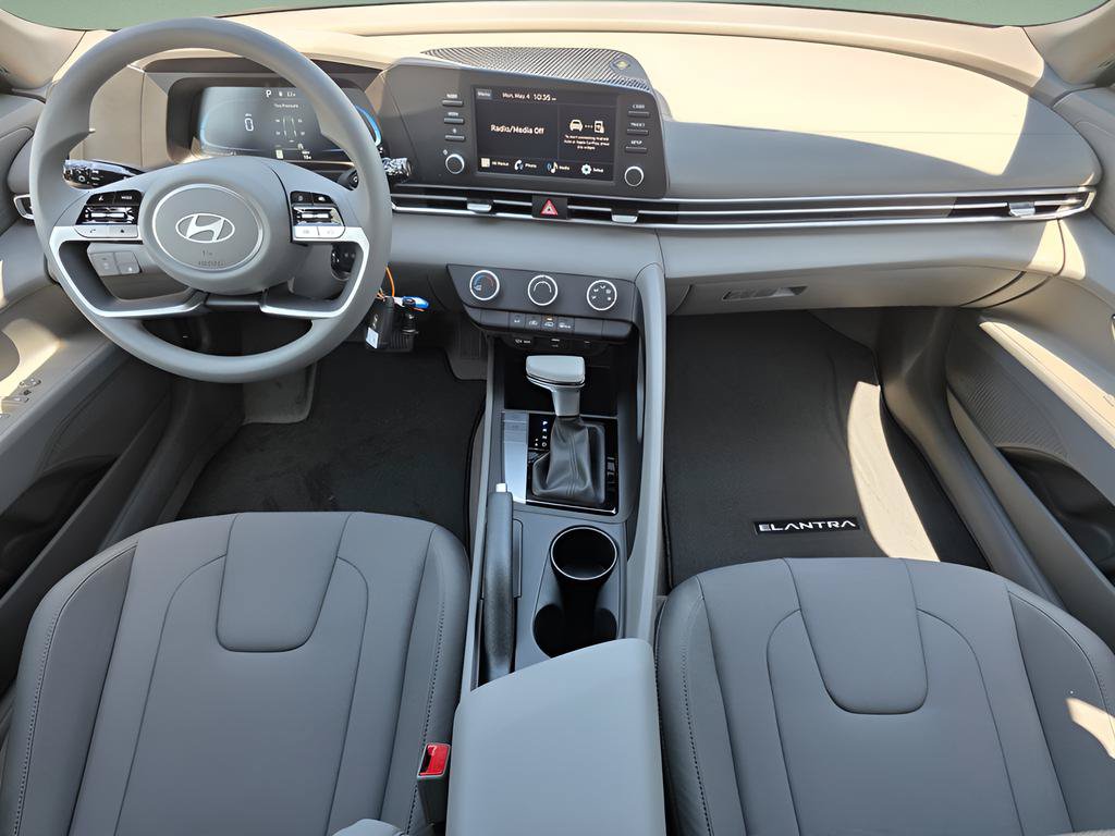 New 2026 Hyundai Elantra SE FWD image 15