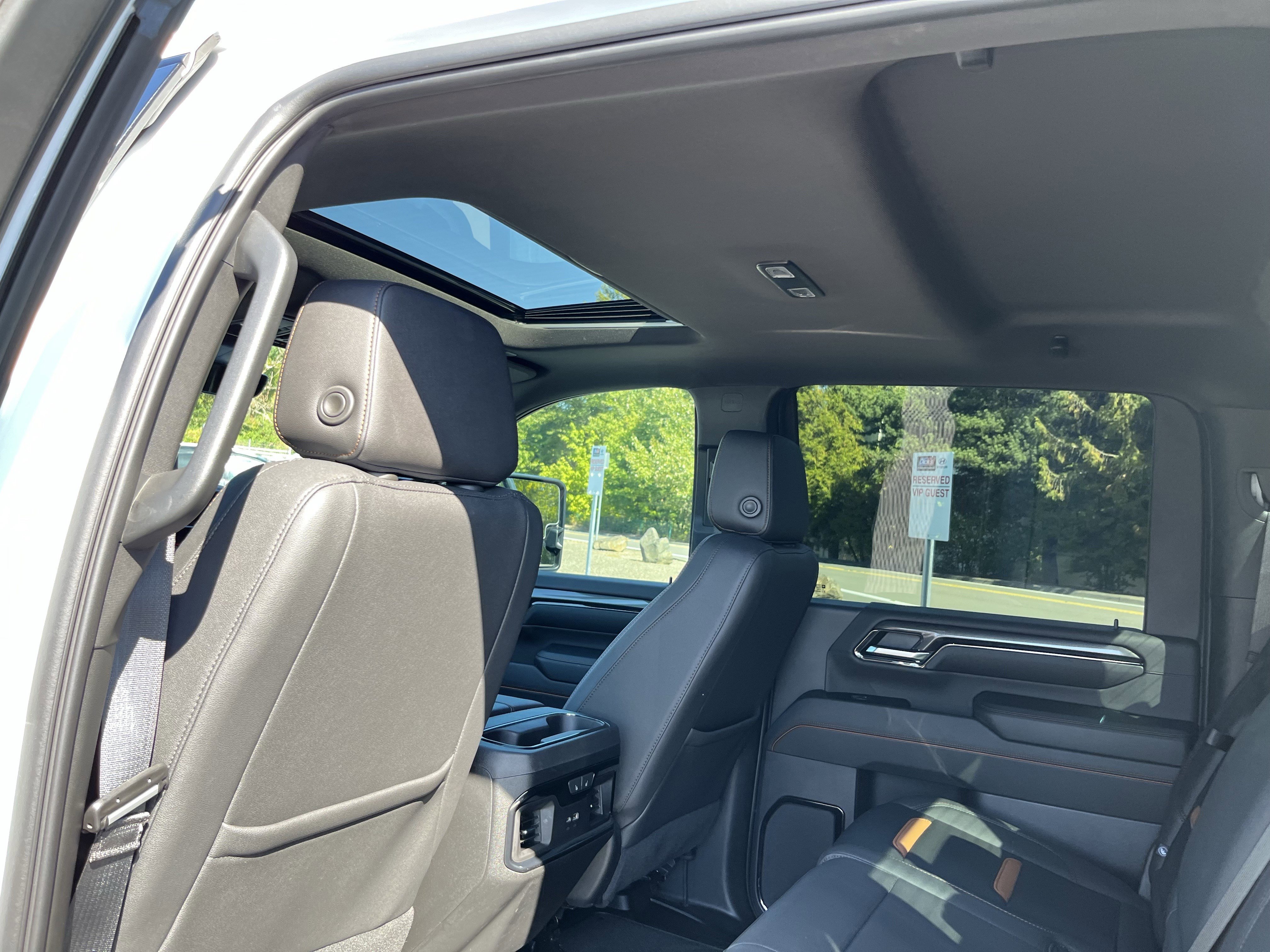 Used 2024 GMC Sierra 2500 AT4 w/ AT4 Premium Plus Package image 18