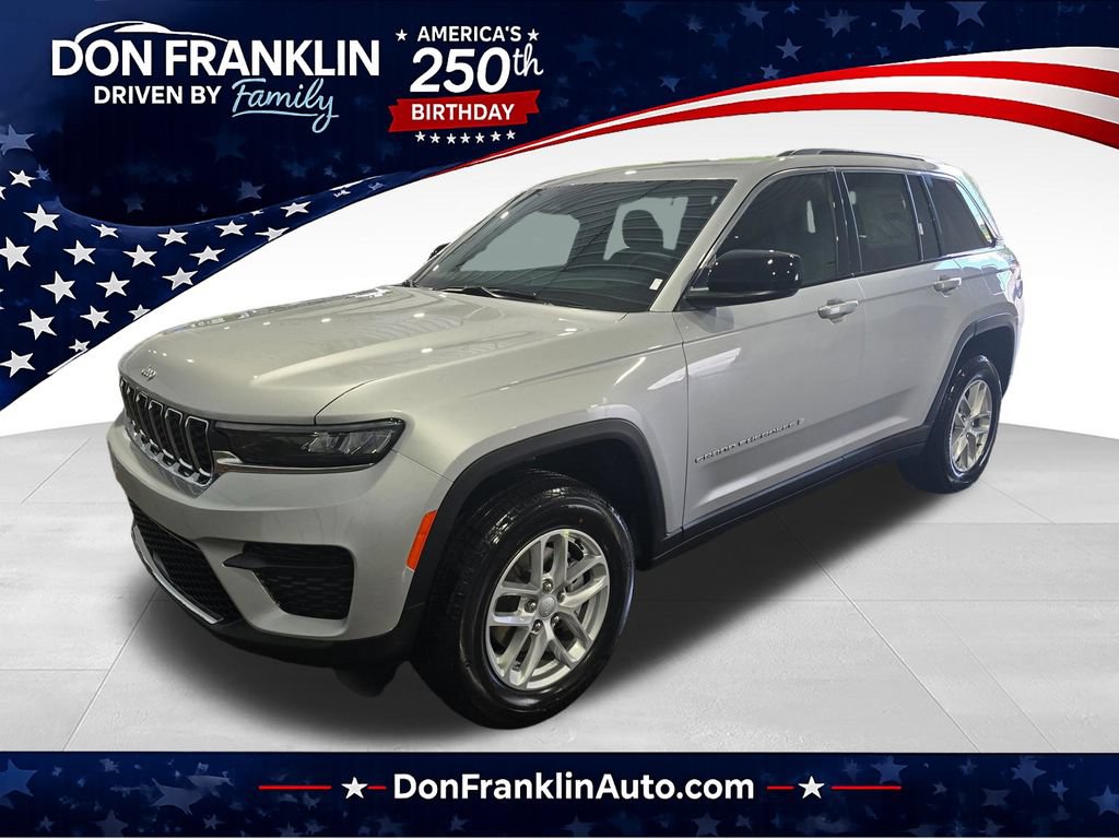 New 2026 Jeep Grand Cherokee Laredo w/ Trailer Tow Package