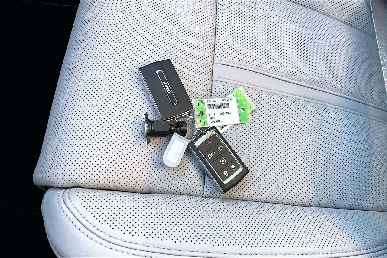 New 2026 Jeep Grand Wagoneer Summit image 32