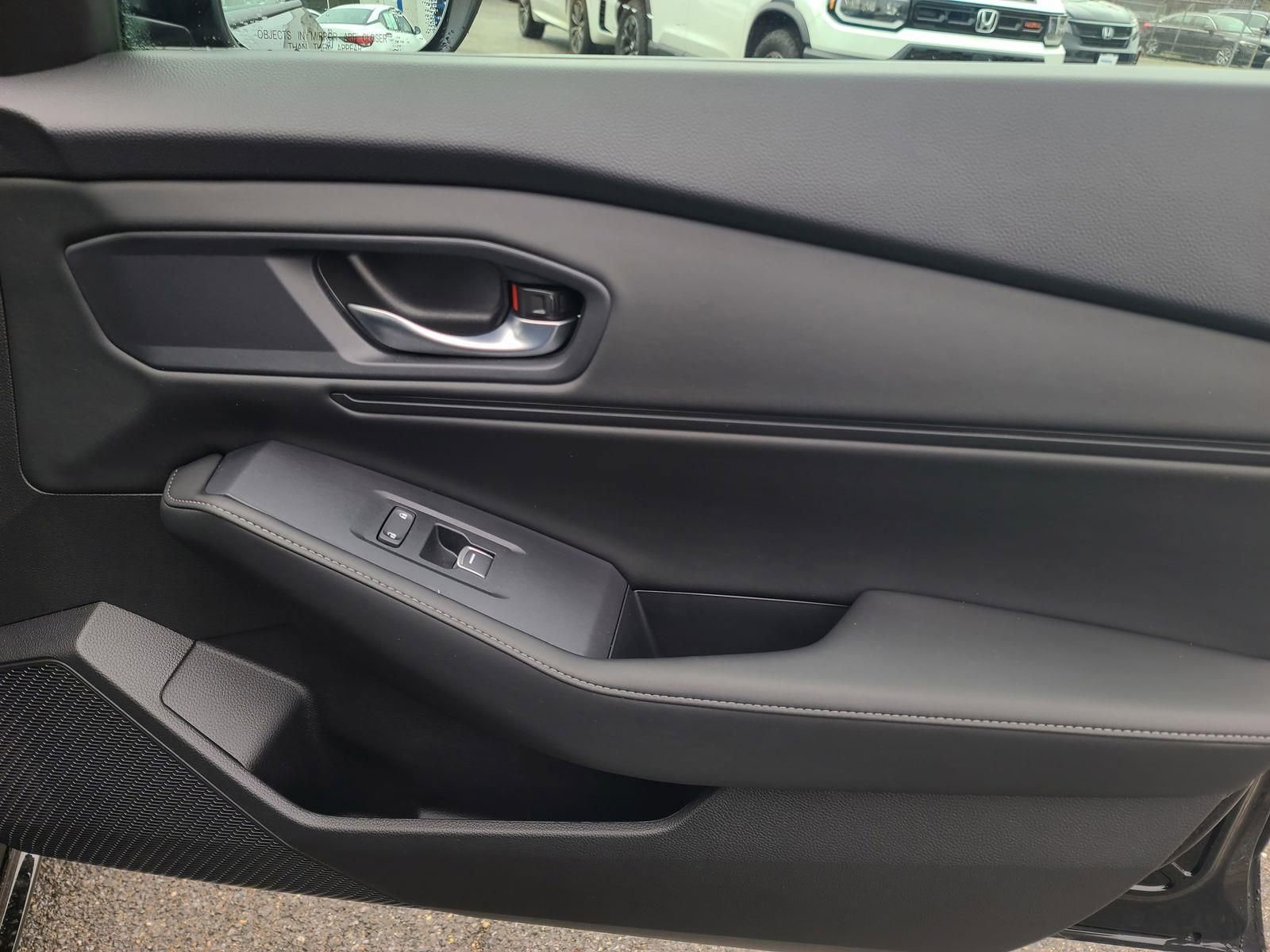 Used 2025 Honda Accord Sport image 25