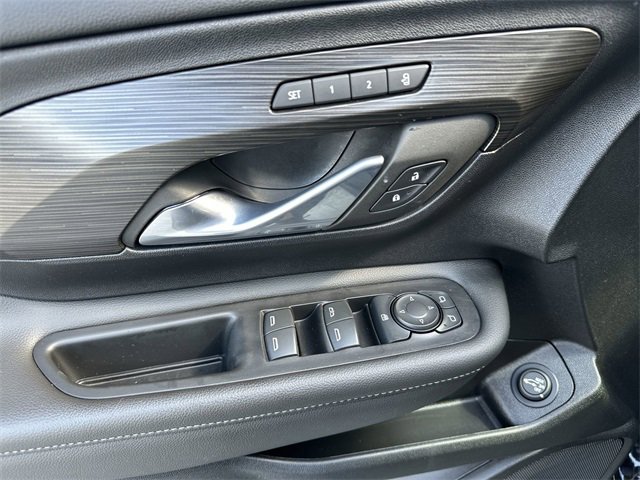 Used 2022 GMC Terrain SLT w/ Tech Package image 15