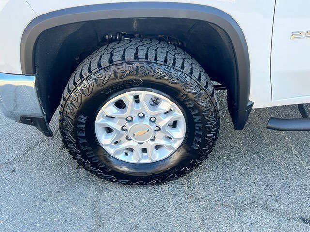Used 2021 Chevrolet Silverado 2500 LTZ AWD/4WD image 11