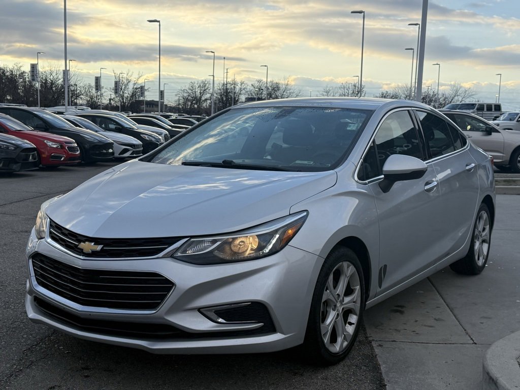 Used 2017 Chevrolet Cruze Premier image 3