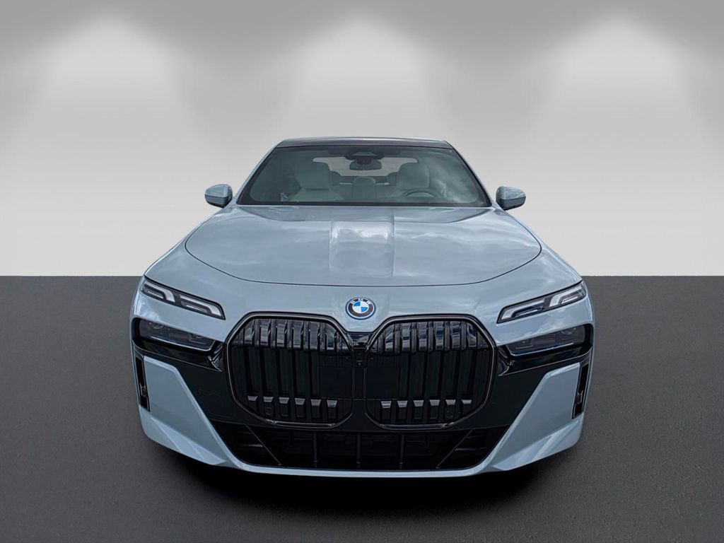 Certified 2025 BMW 750e xDrive w/ Premium Package AWD/4WD video 2