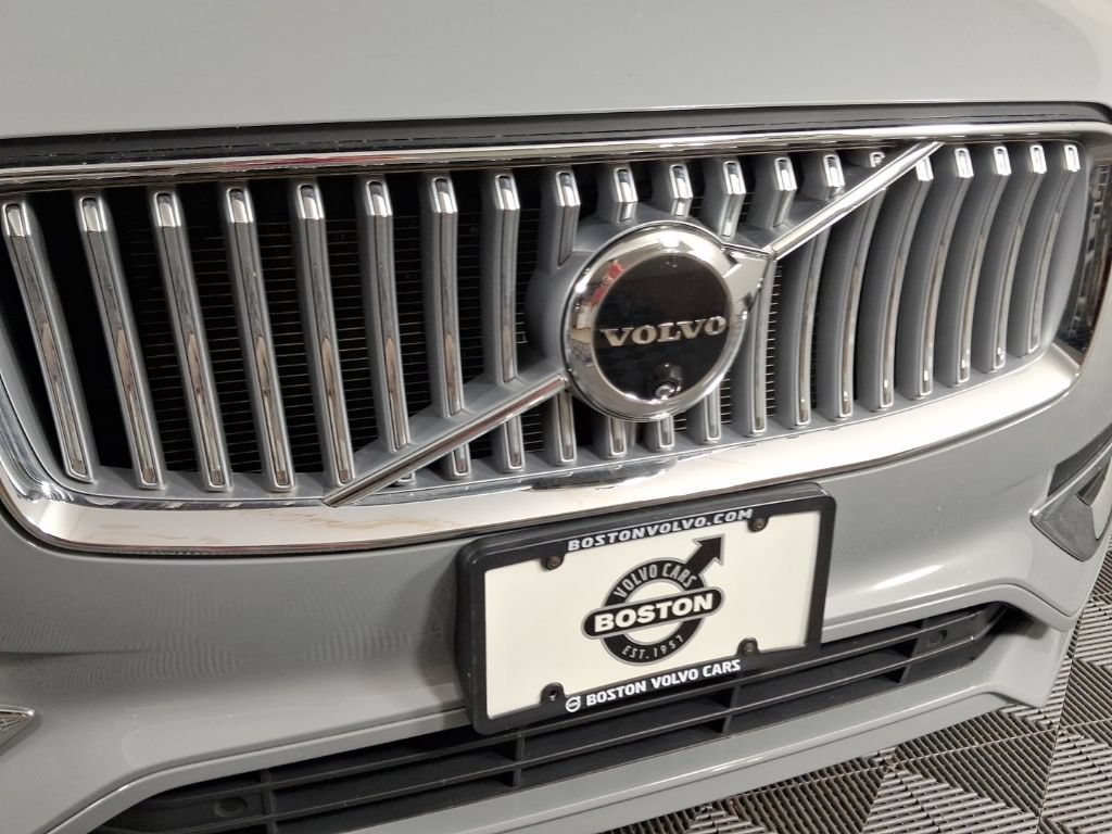 Certified 2025 Volvo XC90 T8 Plus w/ Protection Package AWD/4WD image 5