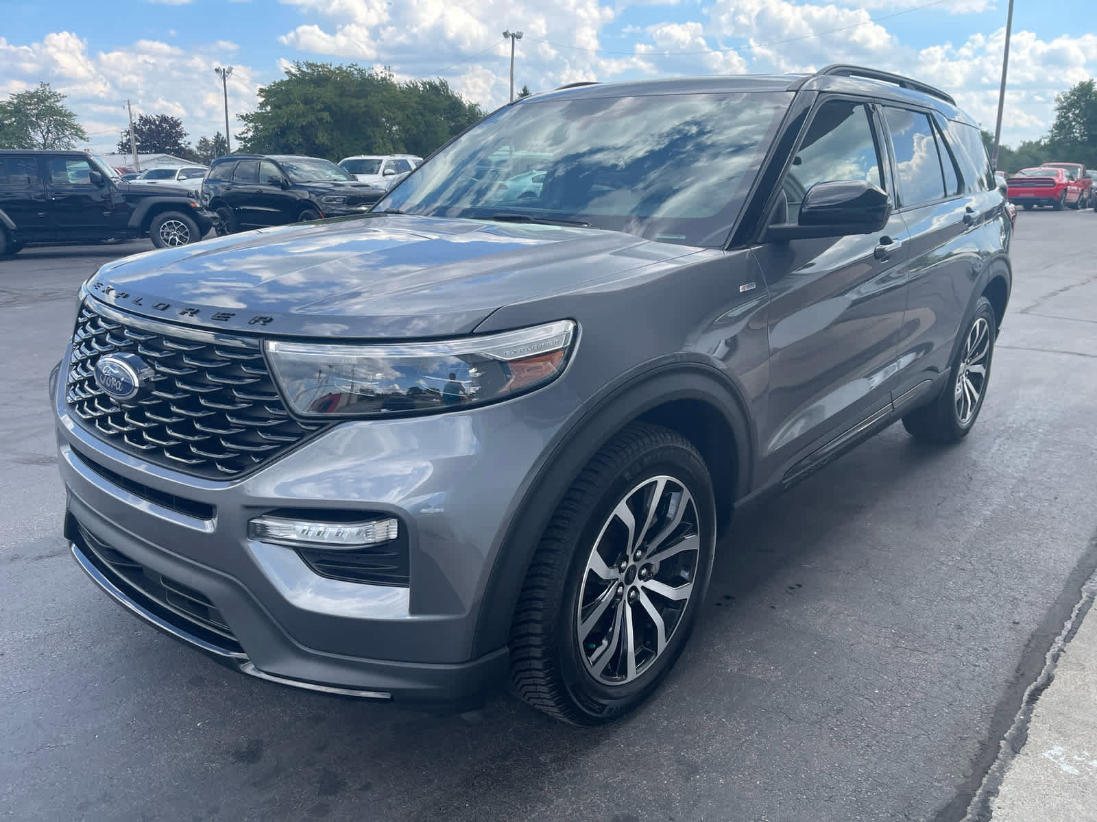 Used 2022 Ford Explorer ST-Line image 7