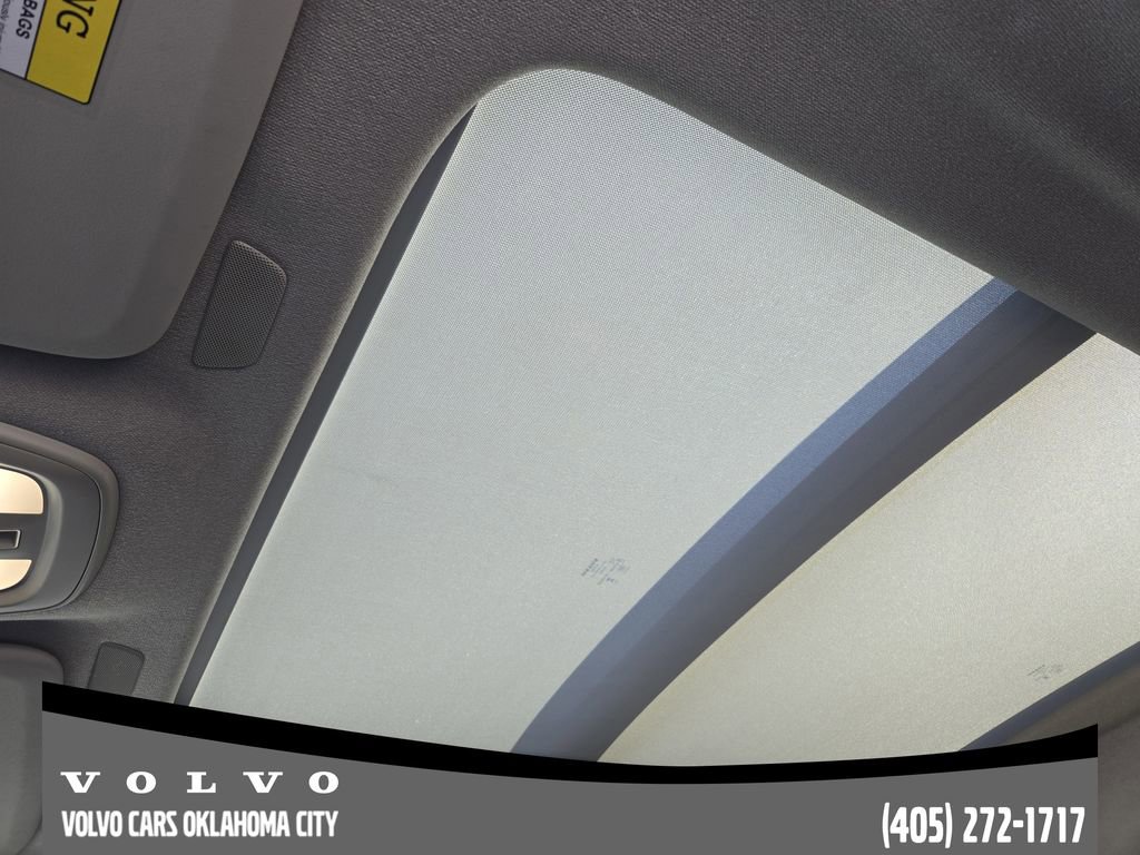 Certified 2025 Volvo XC40 B5 Plus image 24