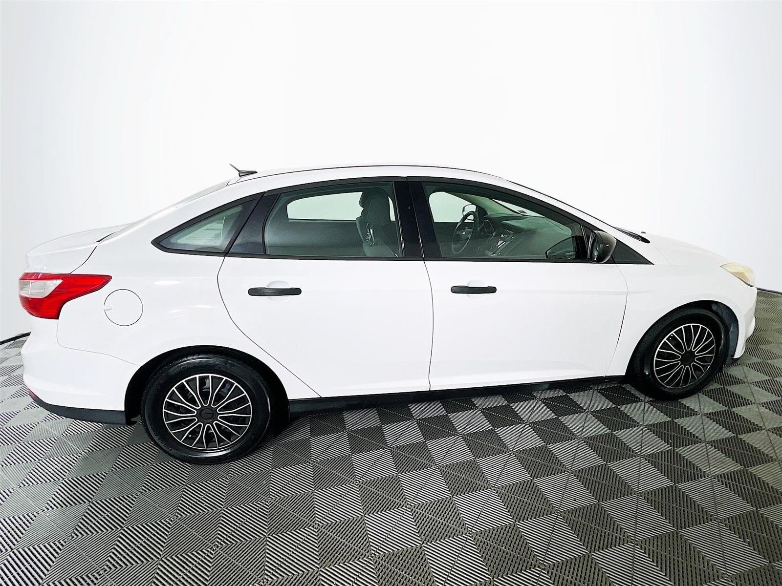 Used 2013 Ford Focus S FWD image 10