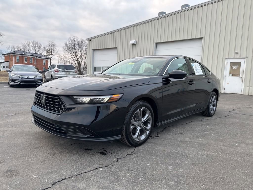 Used 2024 Honda Accord EX image 3