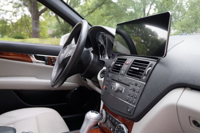 Used 2010 Mercedes-Benz C 300 Sedan image 13